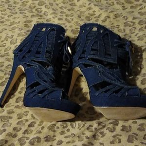 Stilleto denim shoes